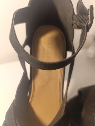 Zapatos de tacón negros