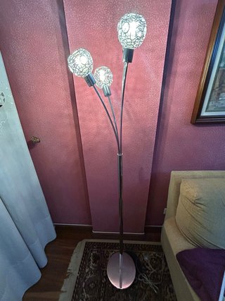 Lámpara de pie moderna plateada