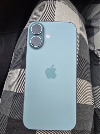 iPhone 16