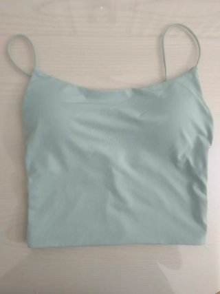 Lote de 4 tops variados. (LOS 4 TOPS POR 15€)