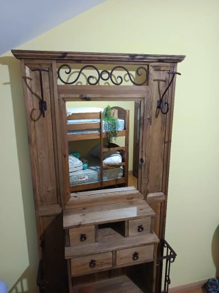 Mobile ingresso in legno e ferro battuto