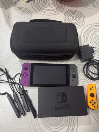 Nintendo Switch V1 con Joy-Cons y Accesorios