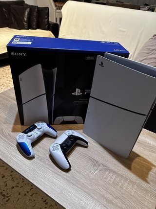 Consola PlayStation 5 (PS5) con 2 mandos