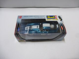 Revell NUEVO Shelby Cobra Daytona Coupe SCALEXTRIC