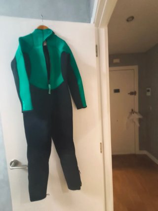Traje de surf Tribord verde y negro
