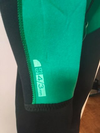 Traje de surf Tribord verde y negro