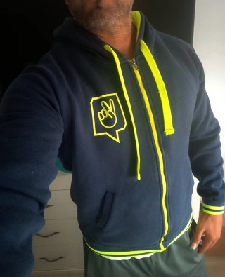 Sudadera azul marino con capucha y cremallera