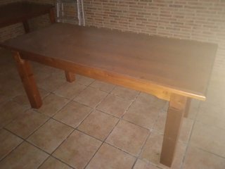Mesa de comedor de madera. Medidas: 180 cm x 80 cm
