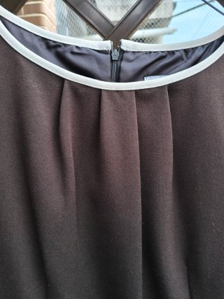 Vestido de fiesta marrón y negro