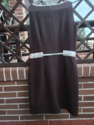 Vestido de fiesta marrón y negro