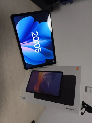 Xiaomi Redmi Pad 2 con Tapa
