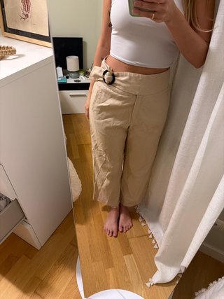 Pantalones Chino Beige con Cinturón