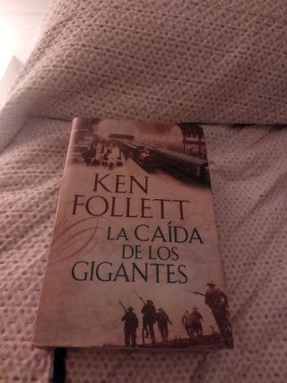 La caída de los gigantes Ken Follet
