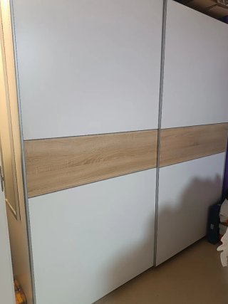Armario de puertas correderas