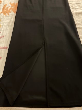 Vestido de fiesta negro con pedrería