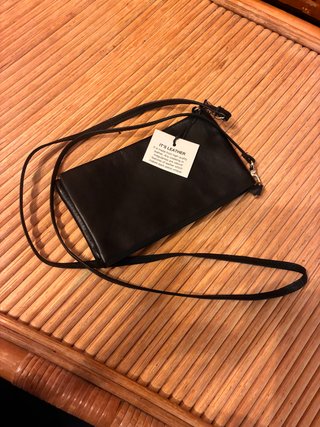 Cartera de piel de Mango ¡Nueva!