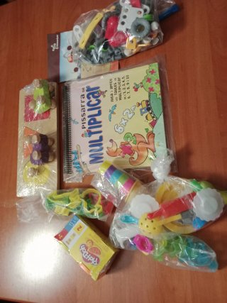 Lote de juguetes y material educativo infantil