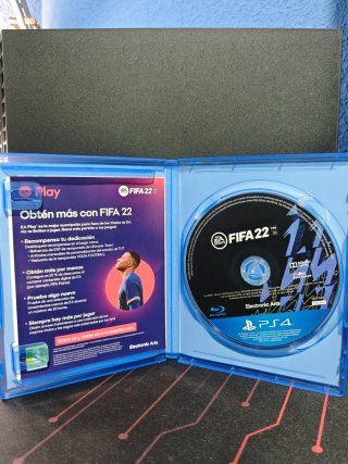 Consola PS4 1TB + mando original, FIFA 22, F1 2019