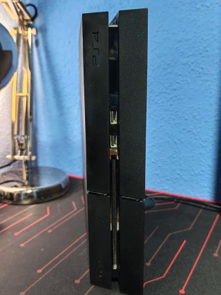 Consola PS4 1TB + mando original, FIFA 22, F1 2019