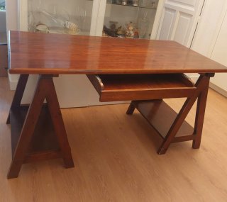 Mesa de Escritorio de Madera con Borriquetas