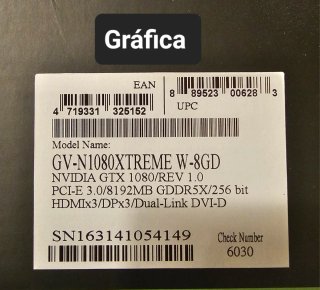 PC de escritorio negro y multicolor