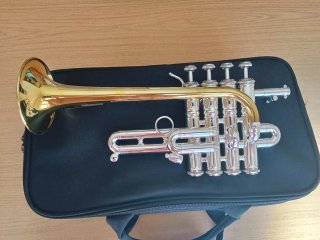 Trompeta Piccolo Stomvi