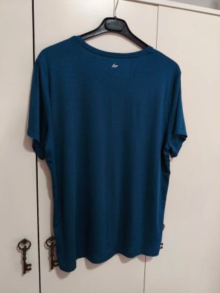 Camiseta de deporte azul