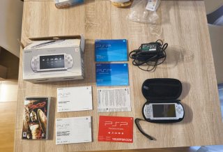 Console Sony PSP Slim Argento