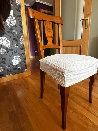 Tavolo rotondo da pranzo in legno massello e sedie