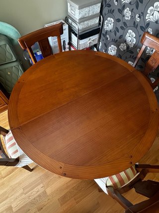Tavolo rotondo da pranzo in legno massello e sedie