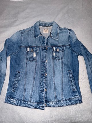 Chaqueta vaquera desgastada