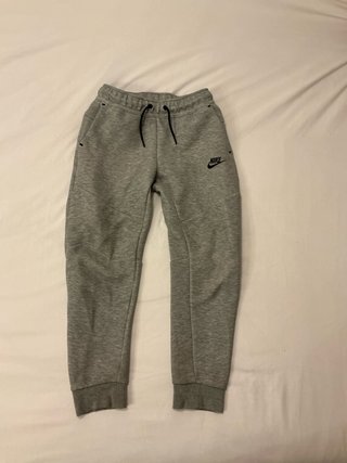 Pantalón niño Nike Tech Gris Claro Talla M