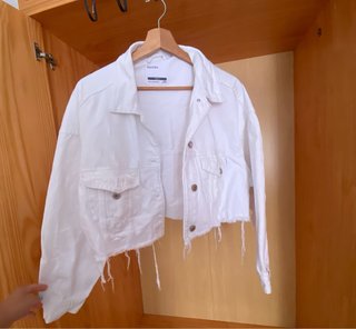 Cazadora Bershka blanca