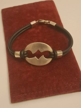 Pulsera cuero y plata diseño rompecabezas