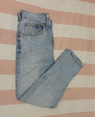 Pantalón vaquero Zara azul