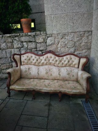 Sofá antiguo para retapizar