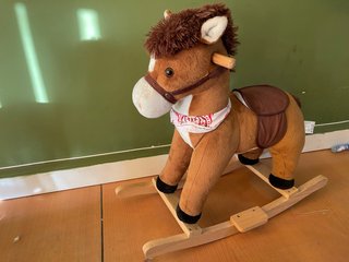 2 Caballitos balancín de peluche marrón