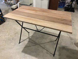 Mesa de Madera y Metal