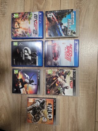 Consola PlayStation 3 con 2 mandos y 7 juegos
