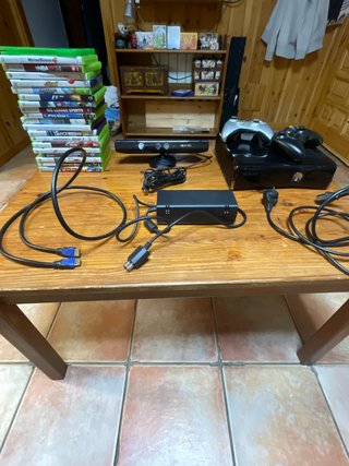 Xbox 360 con Kinect, 2 Mandos y 20 Juegos