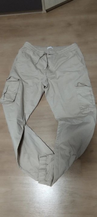 Pantalón Cargo Beige