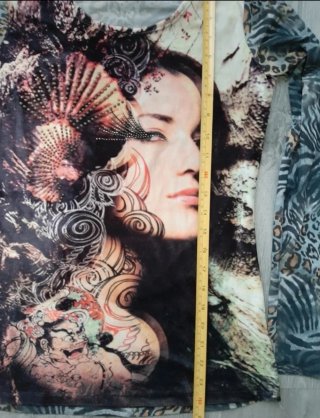 Camiseta elástica terciopelo estampado mujer