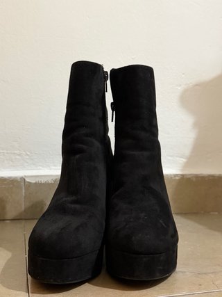 Botines Negros de Tacón