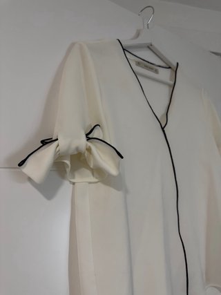 Camisa Zara Blanca con Ribete Negro