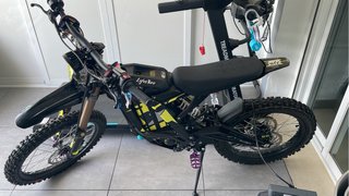 Moto Surron Light Bee X Negra 2025