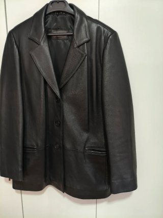 Chaqueta de Piel Negra