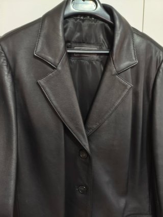 Chaqueta de Piel Negra