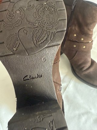 Botines marrones con hebillas