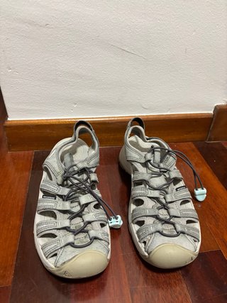 Sandalias Keen Gris