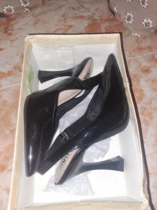 Zapatos de vestir negros. Del zara. Nuevos .